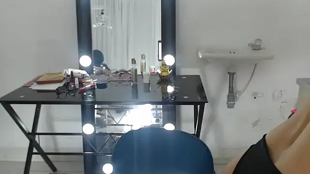 keyla-sensual online show from 02/09/25, 11:04