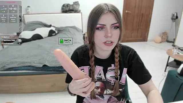 Snapshot of Brooooke chatting on 02/04/26, 03:40 Brooooke online show from 02/04/26, 03:40