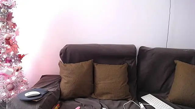 sara winehouse1 online show from 12/31/24, 12:46