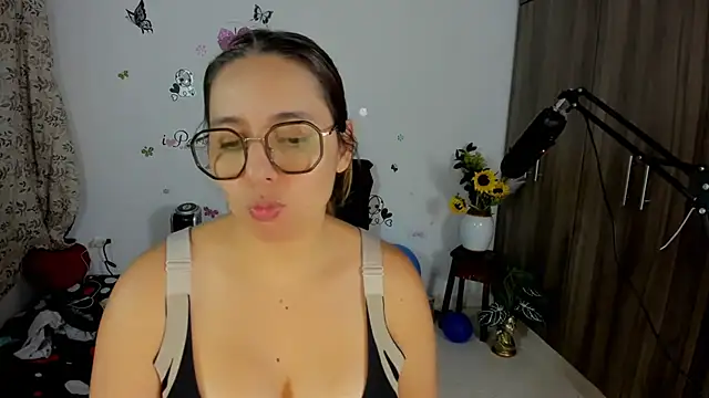 isa loves cum online show from 05/13/26, 01:45