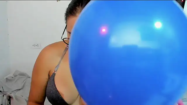 isa loves cum online show from 04/03/26, 07:31