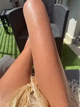 YourJuicyLana online show from 06/07/26, 12:21