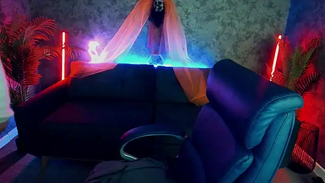 Snapshot of RosieMoons chatting on 10/29/25, 08:41 RosieMoons online show from 10/29/25, 08:41