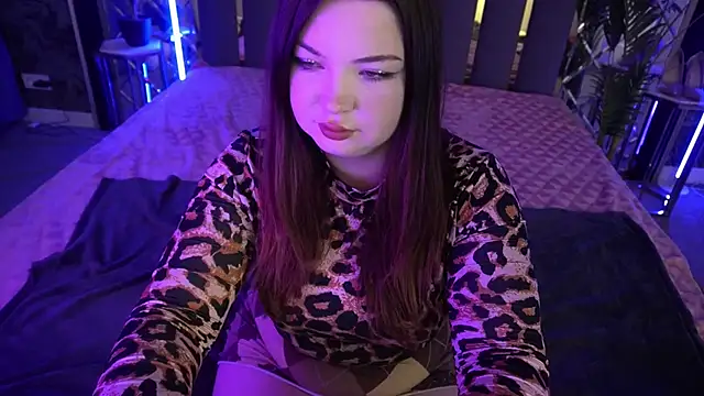 Snapshot of RosieMoons chatting on 11/14/25, 08:34 RosieMoons online show from 11/14/25, 08:34