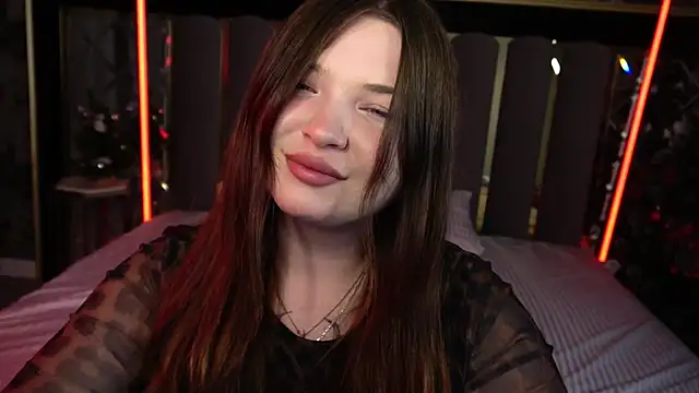 Snapshot of RosieMoons chatting on 12/15/25, 08:25 RosieMoons online show from 12/15/25, 08:25