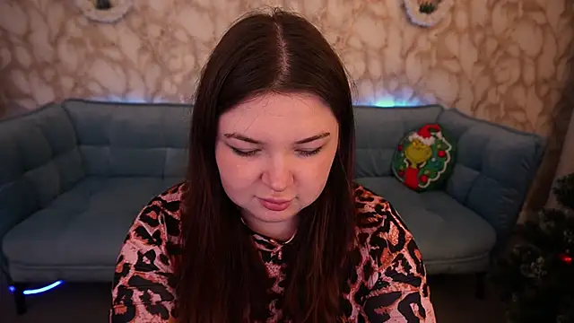 Snapshot of RosieMoons chatting on 12/16/25, 08:35 RosieMoons online show from 12/16/25, 08:35