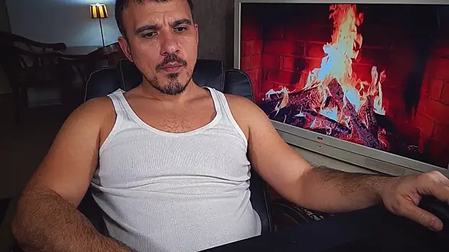 Snapshot of officeman7 chatting on 01/30/25, 04:24 officeman7 online show from 01/30/25, 04:24