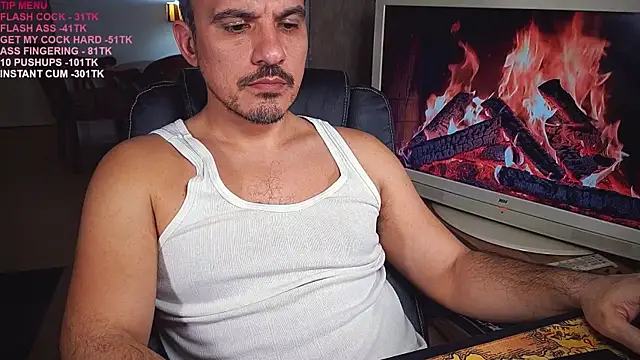 Snapshot of officeman7 chatting on 03/05/25, 04:57 officeman7 online show from 03/05/25, 04:57