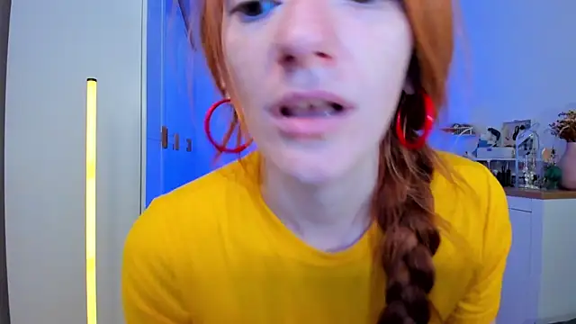 Snapshot of Aliceginger99 chatting on 07/08/26, 01:23 Aliceginger99 online show from 07/08/26, 01:23