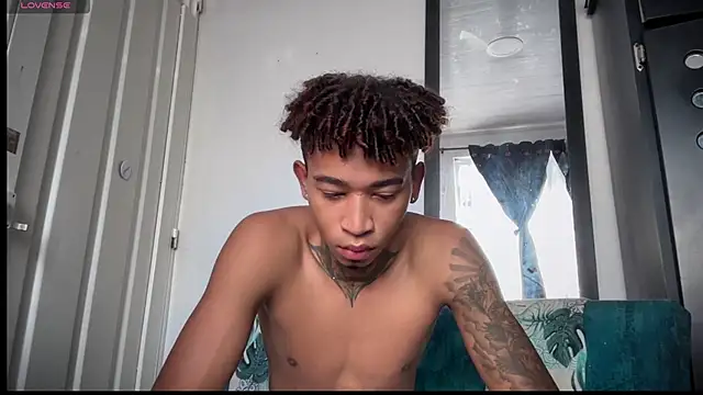 sexy blacks  online show from 12/03/25, 12:15