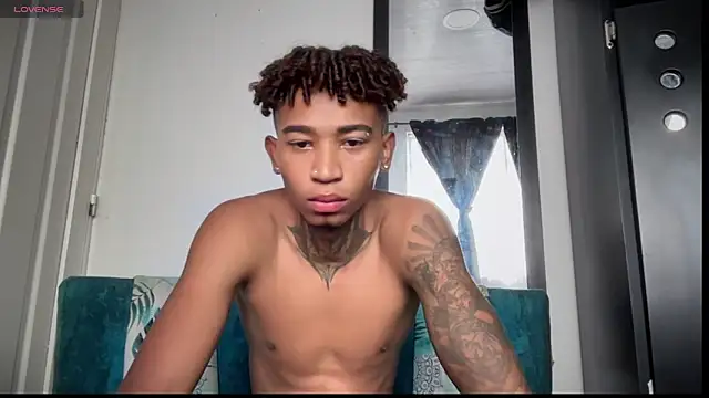 sexy blacks  online show from 11/12/25, 12:09