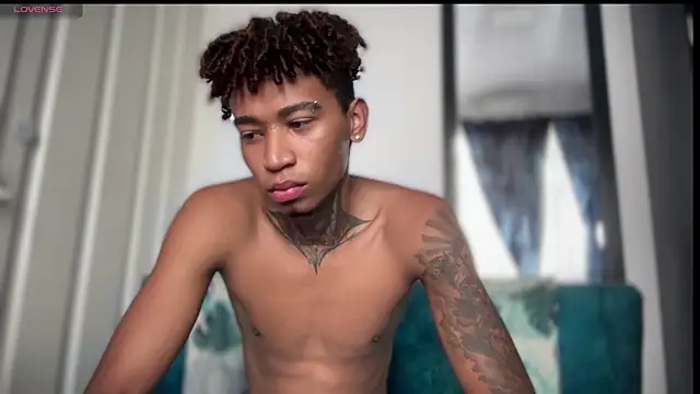 sexy blacks  online show from 11/04/25, 12:09