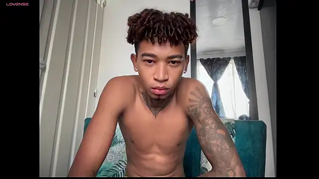 sexy blacks  online show from 11/05/25, 12:08