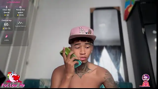 sexy blacks  online show from 11/11/25, 12:11