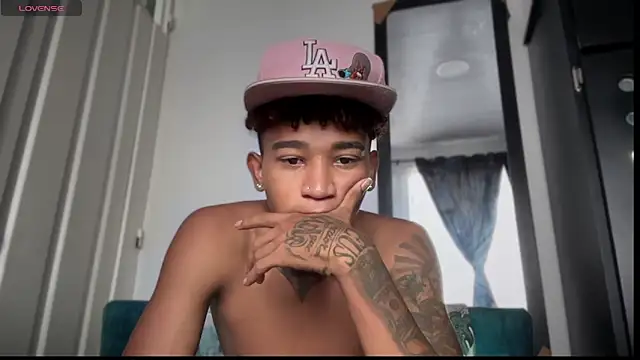 sexy blacks  online show from 11/20/25, 12:06