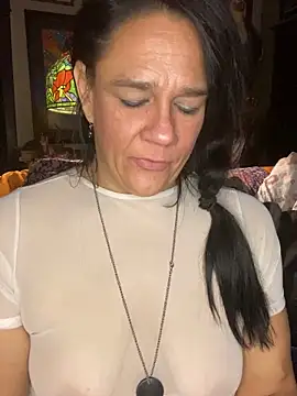 Snapshot of sexyasscougar chatting on 10/15/25, 06:22 sexyasscougar online show from 10/15/25, 06:22