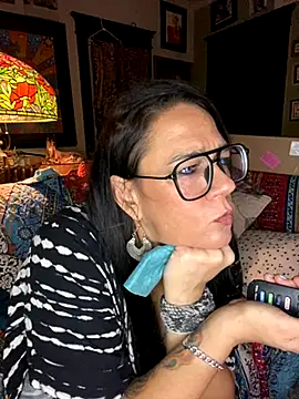 Snapshot of sexyasscougar chatting on 10/09/25, 05:52 sexyasscougar online show from 10/09/25, 05:52