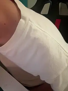 wangjian2324 online show from 12/19/25, 03:25