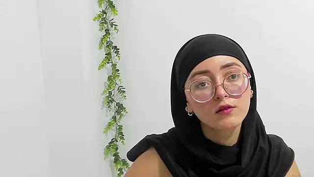 Snapshot of aysel_elid chatting on 12/04/24, 09:51 aysel elid online show from 12/04/24, 09:51