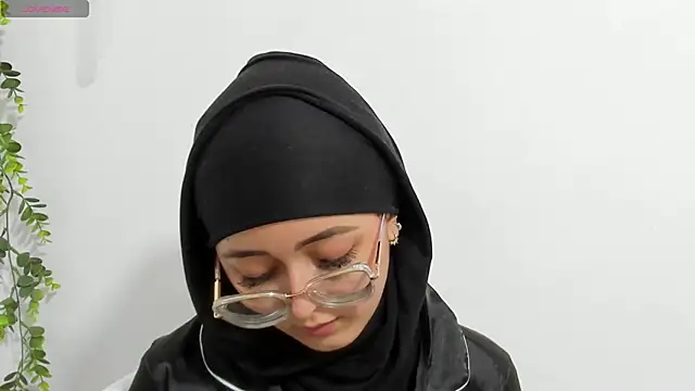 Snapshot of aysel_elid chatting on 01/06/25, 12:05 aysel elid online show from 01/06/25, 12:05