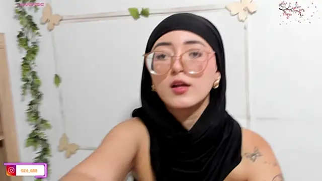 Snapshot of aysel_elid chatting on 07/12/26, 10:10 aysel elid online show from 07/12/26, 10:10