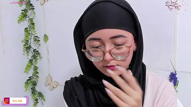 Snapshot of aysel_elid chatting on 10/06/25, 11:27 aysel elid online show from 10/06/25, 11:27