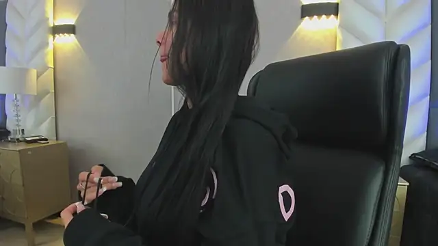 ChloeHarper  online show from 12/17/25, 11:48