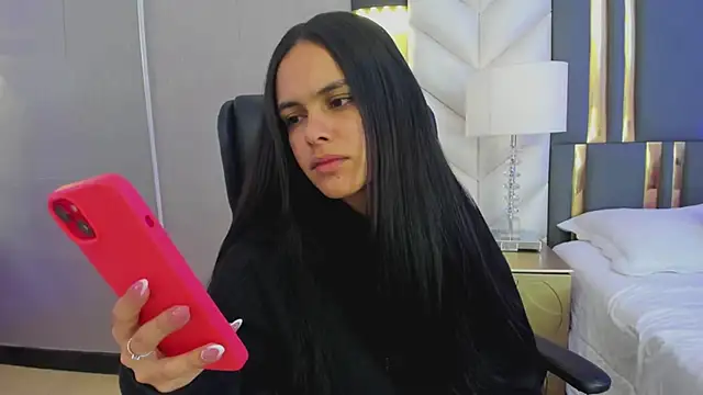 ChloeHarper  online show from 03/31/26, 11:45