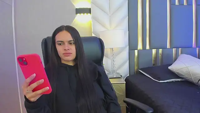 ChloeHarper  online show from 04/29/26, 11:47