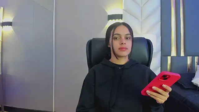 ChloeHarper  online show from 05/14/26, 11:51