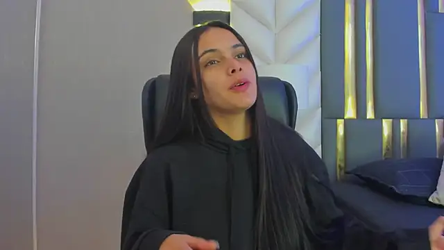 ChloeHarper  online show from 05/16/26, 11:53