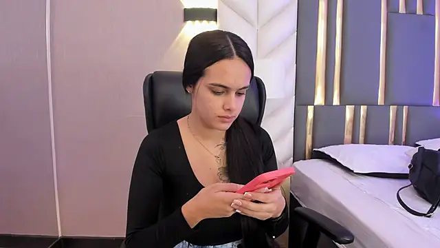 ChloeHarper  online show from 05/08/26, 11:47