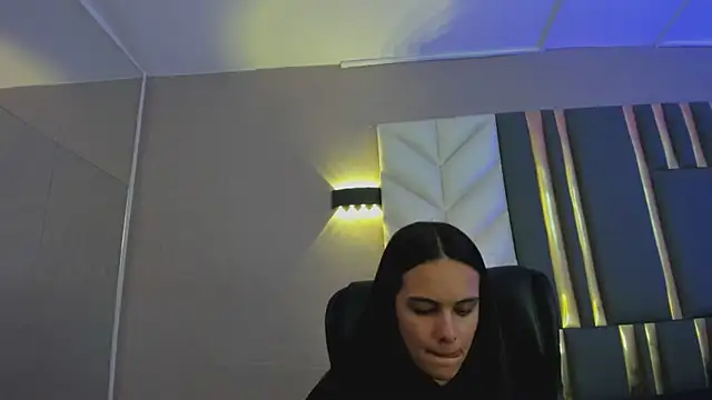 ChloeHarper  online show from 04/23/26, 11:38