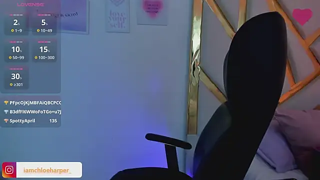 ChloeHarper  online show from 11/12/25, 06:56