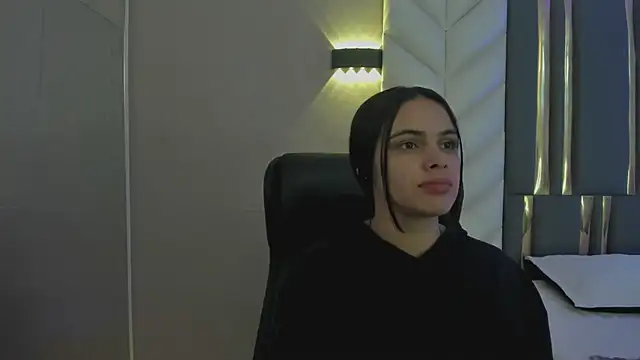 ChloeHarper  online show from 05/22/26, 11:41
