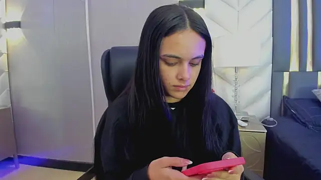 ChloeHarper  online show from 04/14/26, 11:48