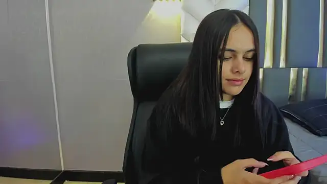 ChloeHarper  online show from 04/16/26, 12:17