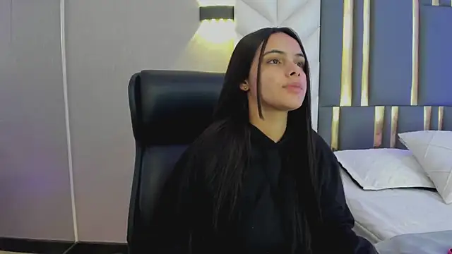ChloeHarper  online show from 05/07/26, 11:46