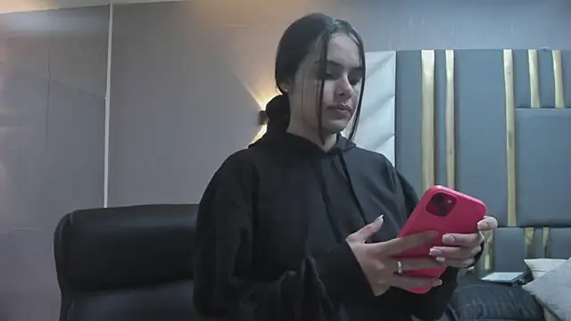 ChloeHarper  online show from 05/15/26, 11:41
