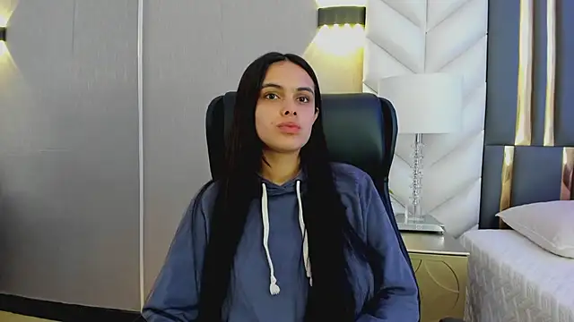 Snapshot of ChloeHarper_ chatting on 07/02/26, 11:49 ChloeHarper online show from 07/02/26, 11:49
