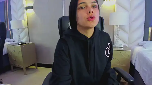 ChloeHarper  online show from 01/10/26, 11:38