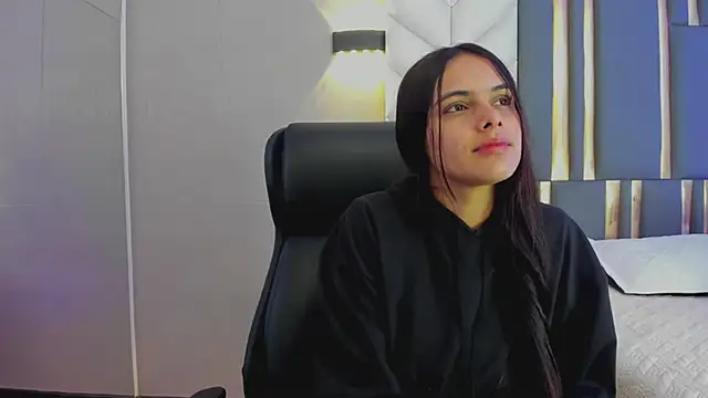 ChloeHarper  online show from 05/01/26, 11:59