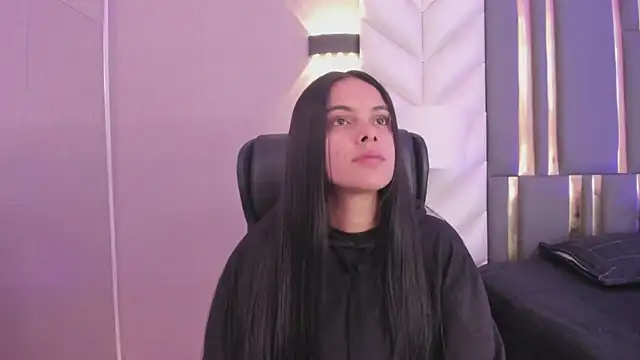 ChloeHarper  online show from 04/07/26, 11:34