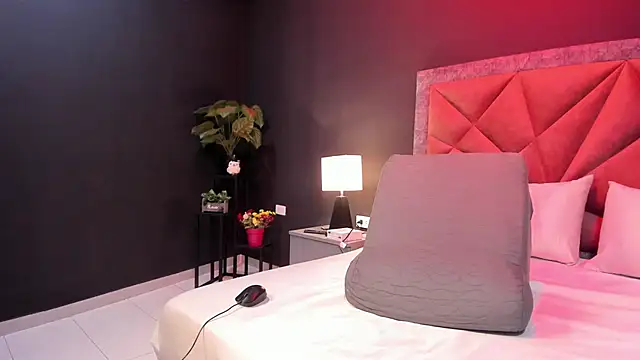 Snapshot of mia_milff chatting on 01/06/26, 07:18 mia milff online show from 01/06/26, 07:18