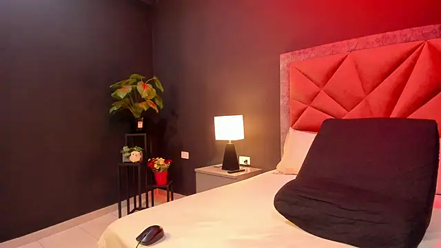 Snapshot of mia_milff chatting on 02/27/26, 07:14 mia milff online show from 02/27/26, 07:14