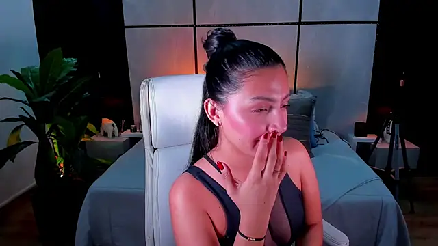Gia Mazzon online show from 02/25/25, 04:35