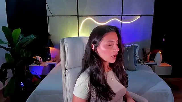 Gia Mazzon online show from 11/04/25, 04:44