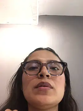 Gia Mazzon online show from 04/11/26, 01:59