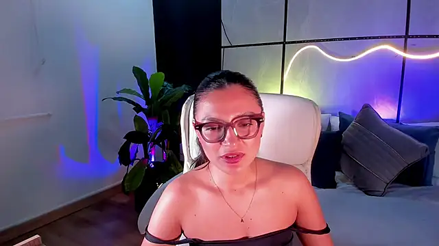 Gia Mazzon online show from 11/13/25, 05:50