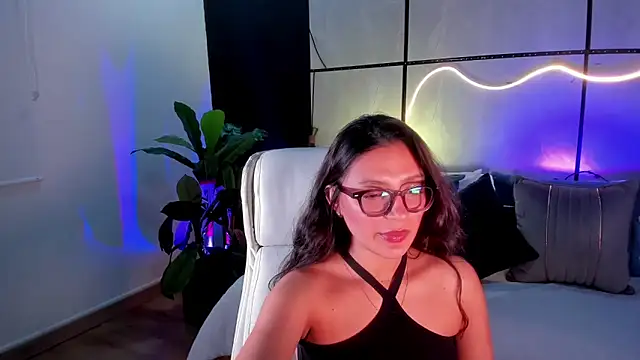 Gia Mazzon online show from 11/19/25, 04:18